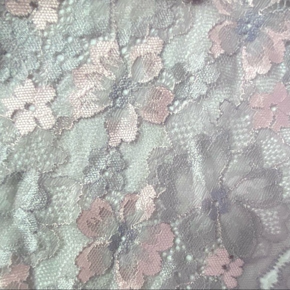 ❤️ VS Sheer Floral Lace Shorties - Picture 6 of 6